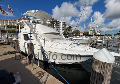 Silverton 322 Motor Yacht tekniske specifikationer og anmeldelser